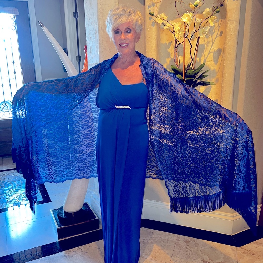 Blue lace & fringe shawl